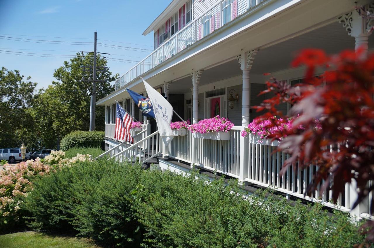 Harbor House Inn Grand Haven Exterior photo