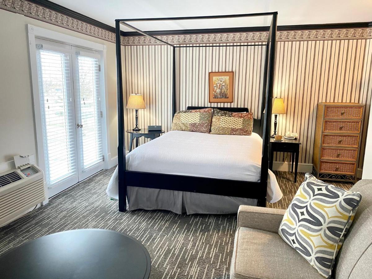 Harbor House Inn Grand Haven Room photo