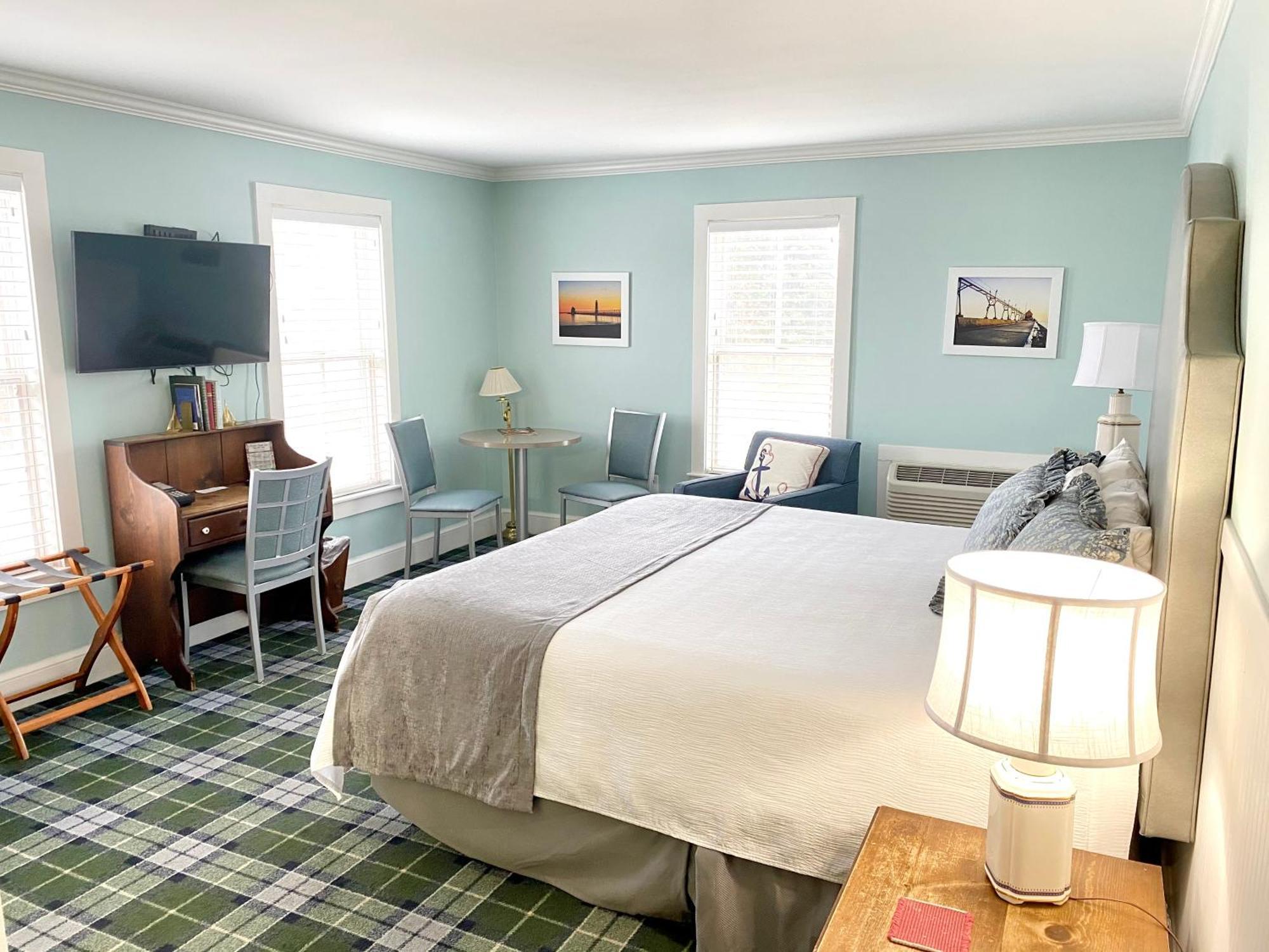 Harbor House Inn Grand Haven Room photo