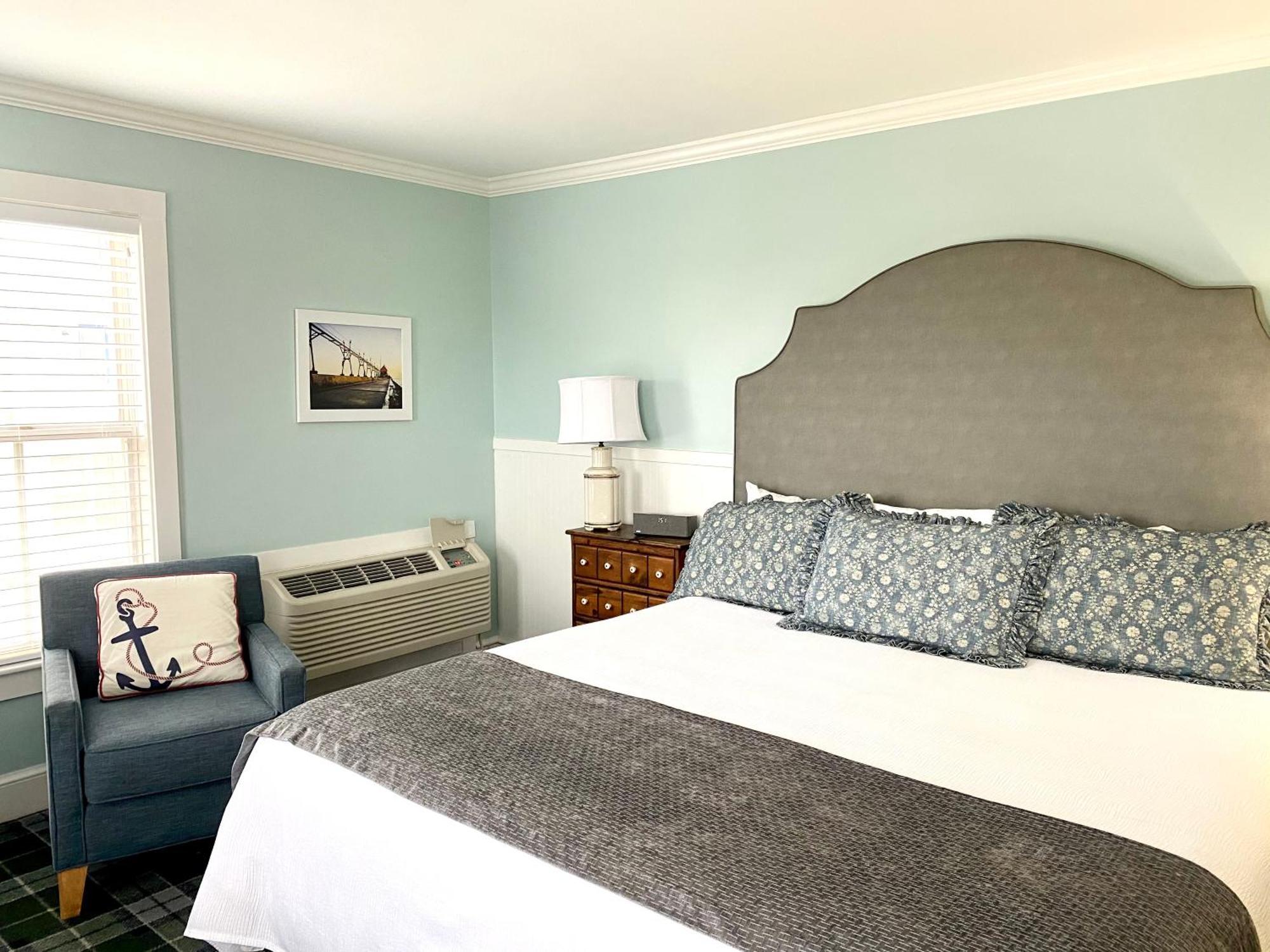 Harbor House Inn Grand Haven Room photo