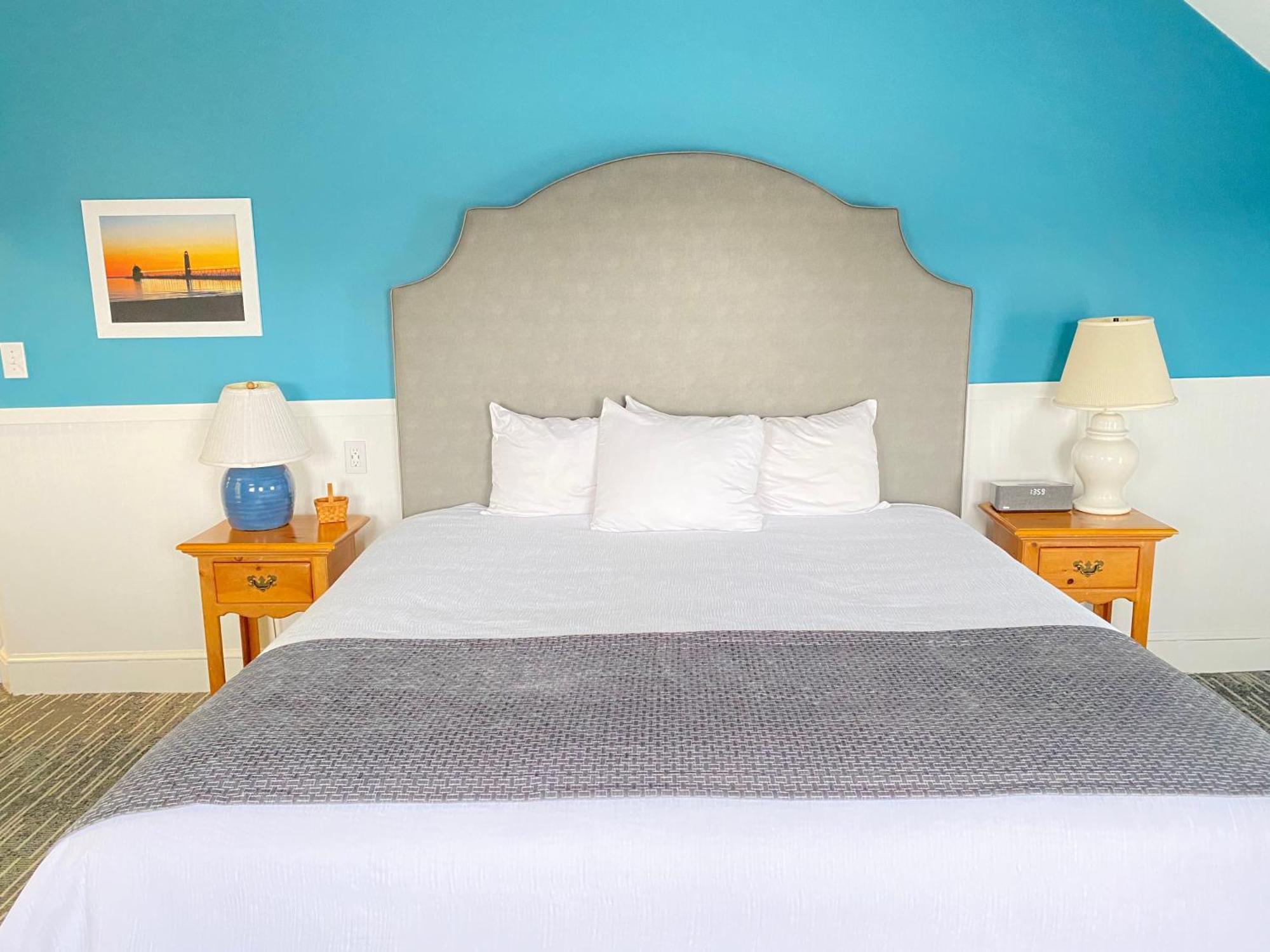 Harbor House Inn Grand Haven Room photo