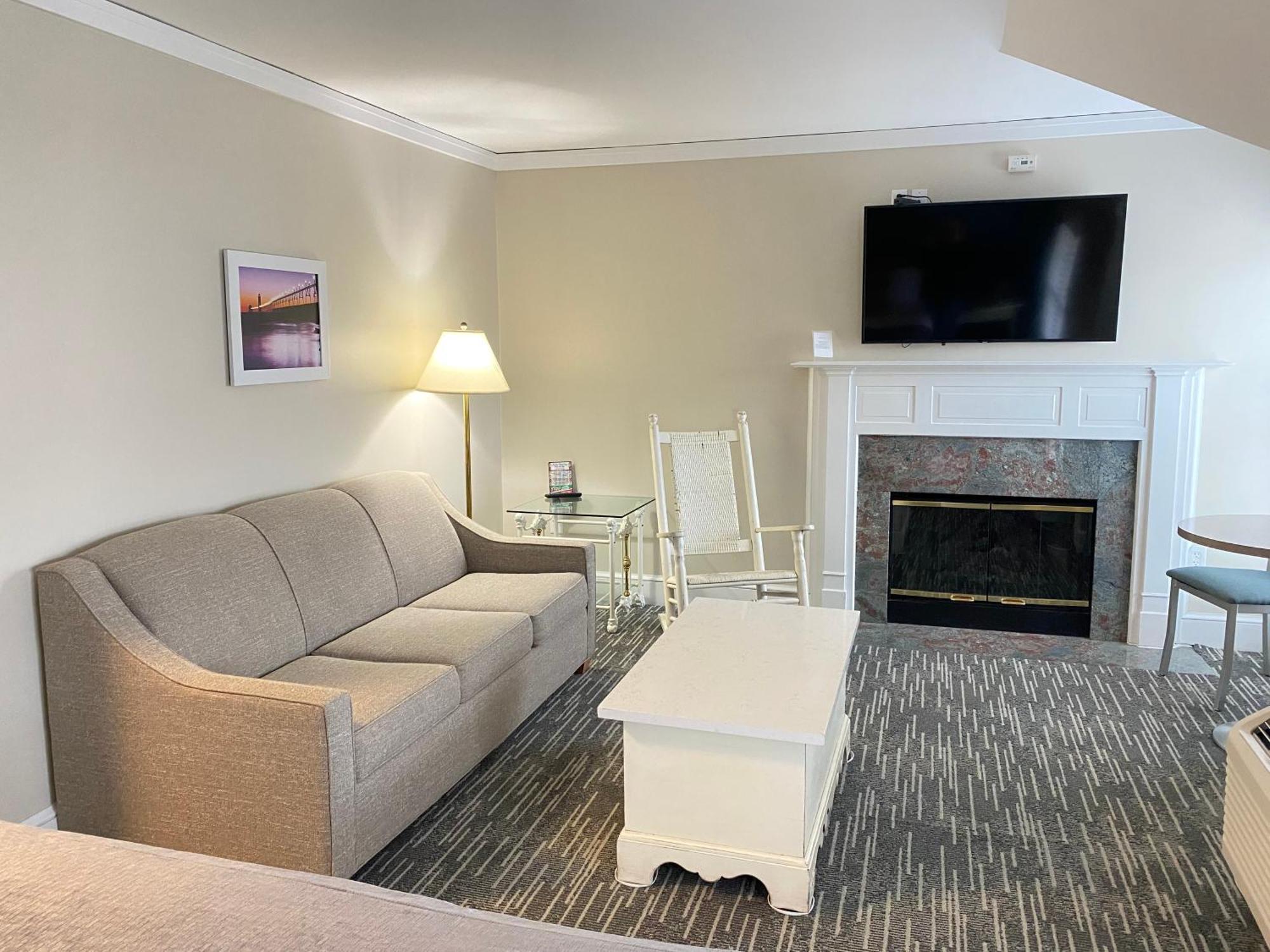Harbor House Inn Grand Haven Room photo