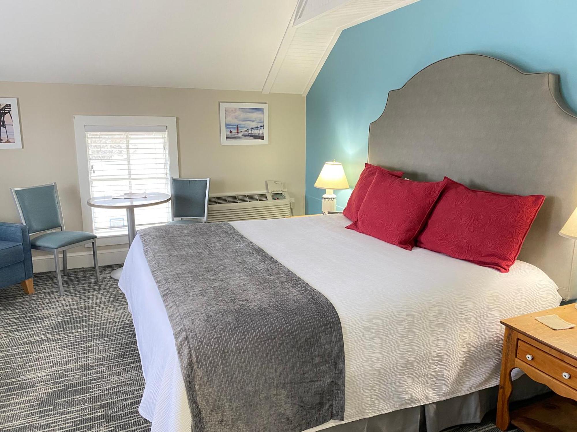 Harbor House Inn Grand Haven Room photo